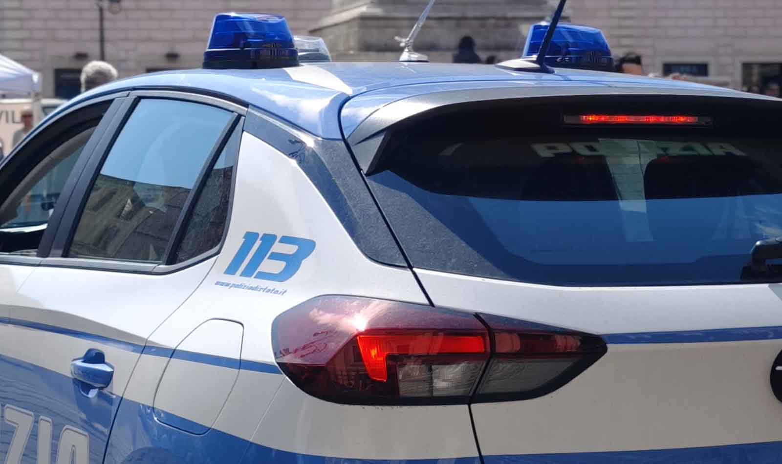 Roma, volante di Polizia