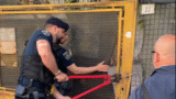 Ciampino, blitz all’alba: smantellato campo rom, bloccata via Appia (VIDEO)