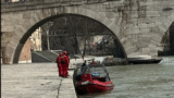 Roma, “Correte, si è buttato nel Tevere”: uomo scompare tra le acque del fiume