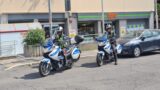 Ciampino, evade dai domiciliari e armato rapina il supermercato Tigre: ‘Dammi tutto l’incasso’
