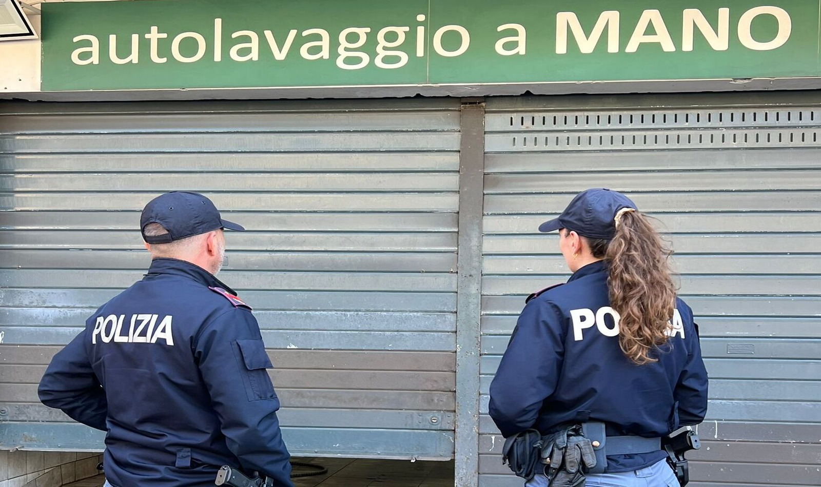 Autolavaggio chiuso