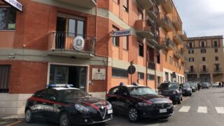 Tivoli, 33enne violentato con un bastone e picchiato per un debito di droga: arrestati due giovani