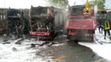 Magliana, incendiati quattro autobus nel deposito Atac di via Candoni