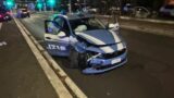 Roma, non si fermano all’alt della Polizia sulla Laurentina, fuggono e si schiantano contro la Volante (FOTO)