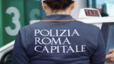 Taxi e ncc al Colosseo, sospesa la licenza a due tassisti e intercettato trasporto abusivo di studenti minorenni