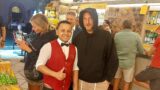 Roma, Francesco Totti al bar Sant’Eustachio, lo scatto fa impazzire i tifosi: “La romanità in una foto”
