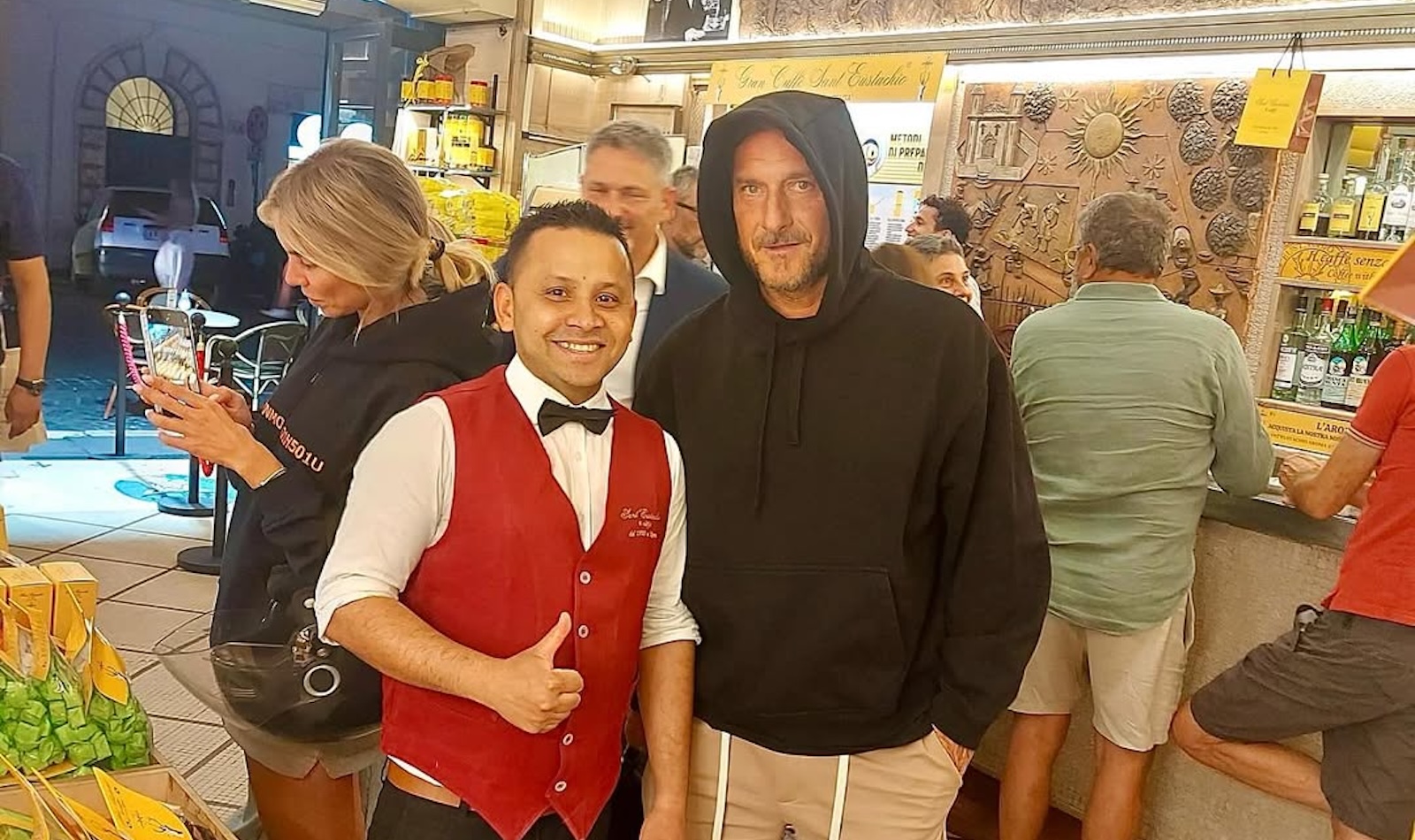 Bar SantEustachio - Francesco Totti