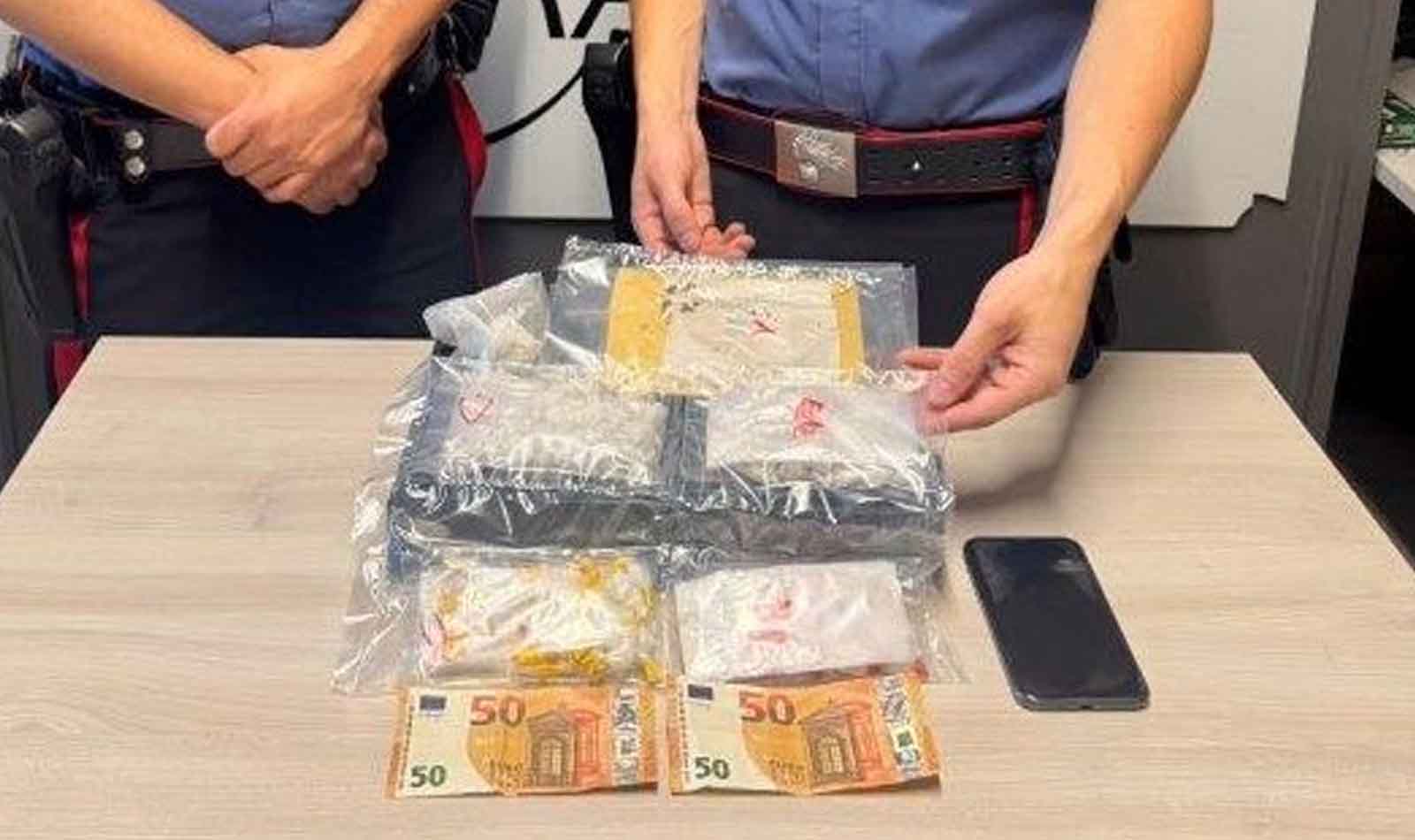 Cocaina e soldi falsi in tasca arrestato a Castelverde dai Carabinieri