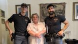 Roma, disabile grave sventa la truffa ma non può muoversi: il ‘grazie’ di Giampaola ai poliziotti