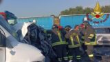 Gravissimo incidente stradale sulla A1 vicino Roma: morti marito e moglie, gravi i figli e un uomo (FOTO)