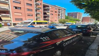 Tragedia a Pomezia, precipita dal 6 piano: morto 19enne (FOTO)