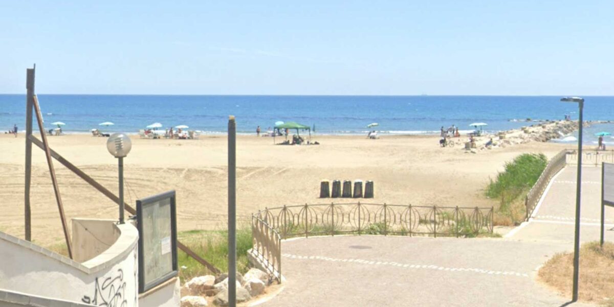 Nettuno, una spiaggia libera, foto Google Maps