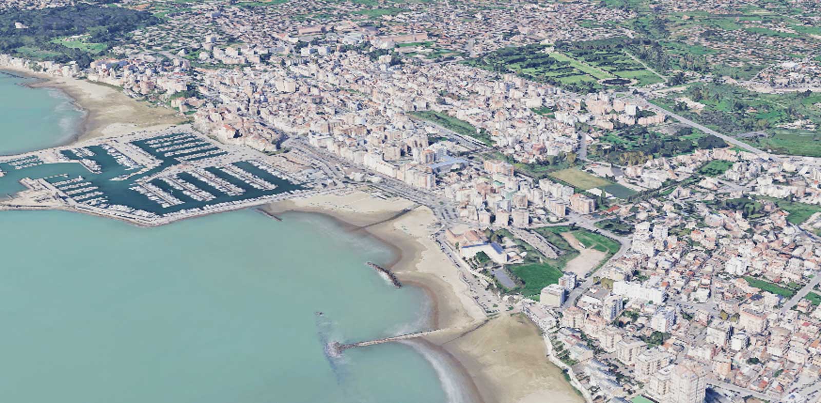 Nettuno, l'area del centro e porto, foto Google Maps