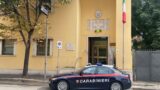 Pomezia, tenta di rapinare una farmacia con le forbici: arrestato 47enne