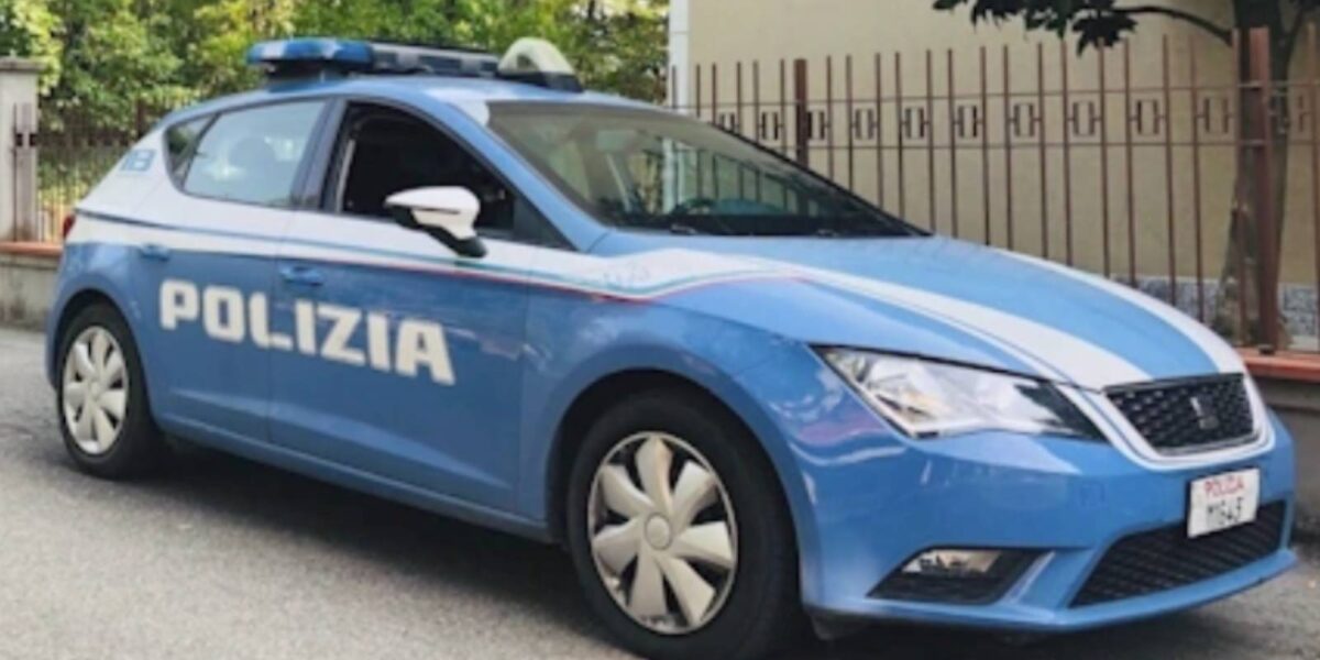 Troupe di Mediaset accerchiata al Quarticciolo