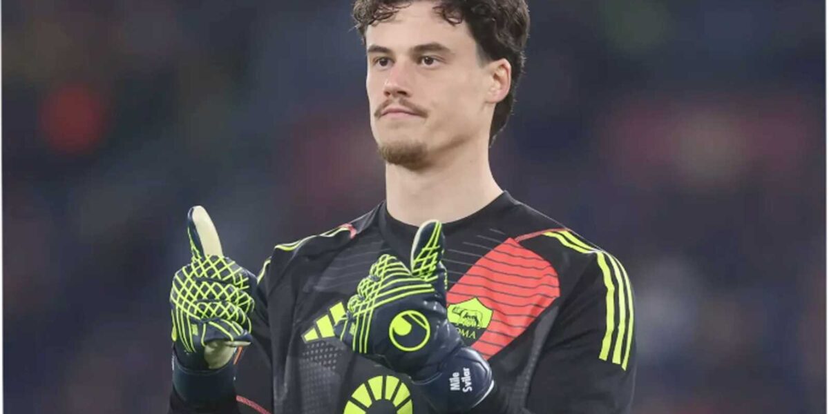 Roma, il portiere giallorosso Svilar