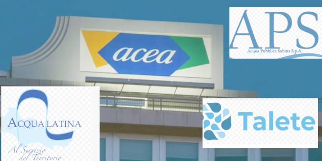 Il logo di Acea sulla storica sede di Roma, in piazzale Ostiense, in primo piano i loghi degli altri gestori idrici del Lazio: AcquaLatina, Talete e APS spa