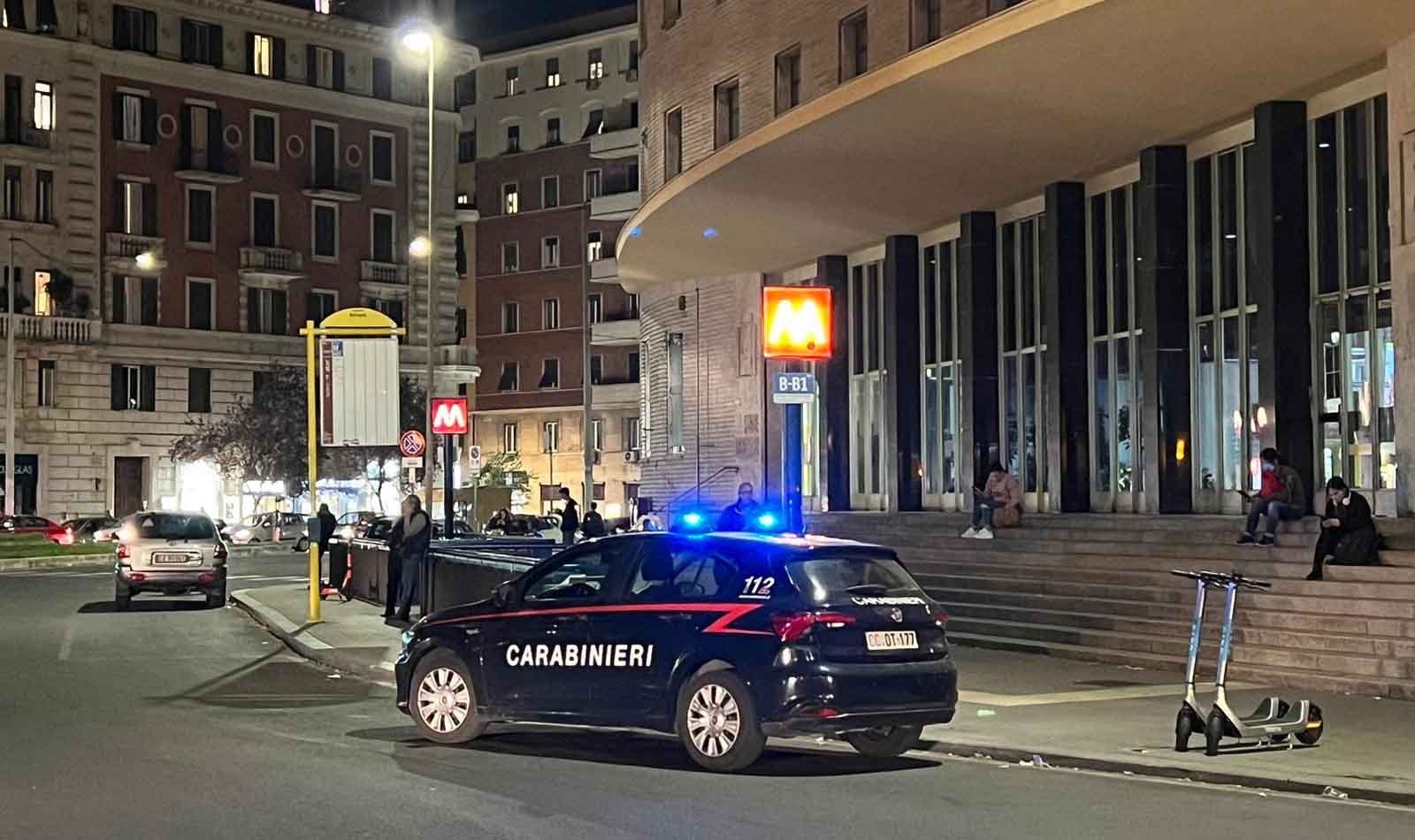 Roma, controlli dei Carabinieri sulla movida di Piazza Bologna