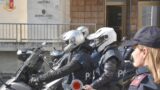 Roma, sequestrate pistole, fucili e 3,5 kg di droga: 2 arresti