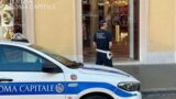 Roma, furto in una boutique di lusso di Piazza di Spagna: fermata 27enne con oltre 7000 euro di merce rubata