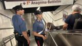 Furti nella metro di Roma, 9 borseggiatori arrestati in 48 ore: tutti colti in flagrante