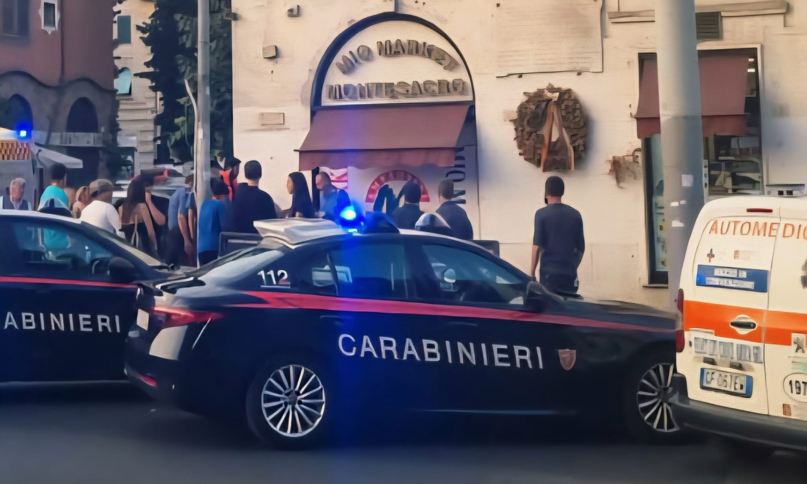 Tentano furto in un supermercato a Roma