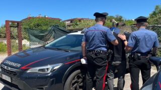 Terracina, “Ti ammazzo” e picchia la compagna davanti ai figli: arrestato 65enne
