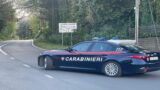 Tentano il furto in appartamento e scappano: investono un Carabiniere e ne prendono a calci e pugni un altro