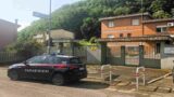 Valmontone, figlio violento picchia i genitori e poi si scaglia contro i Carabinieri: la mamma chiede aiuto e lo denuncia