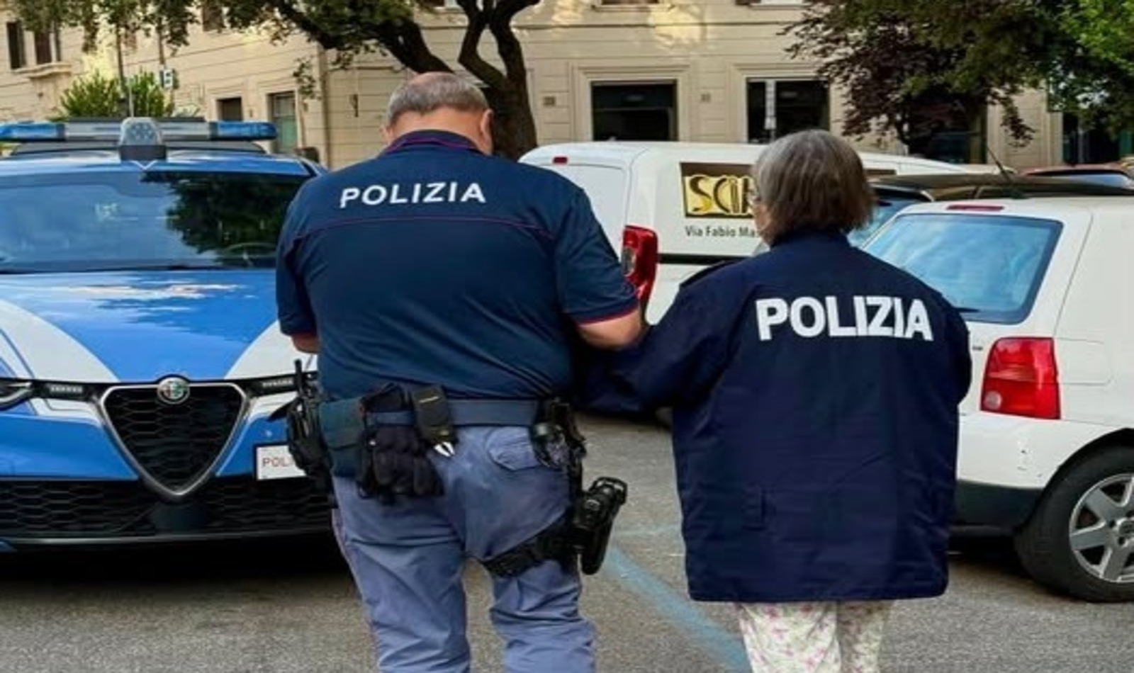 signora_poliziastato