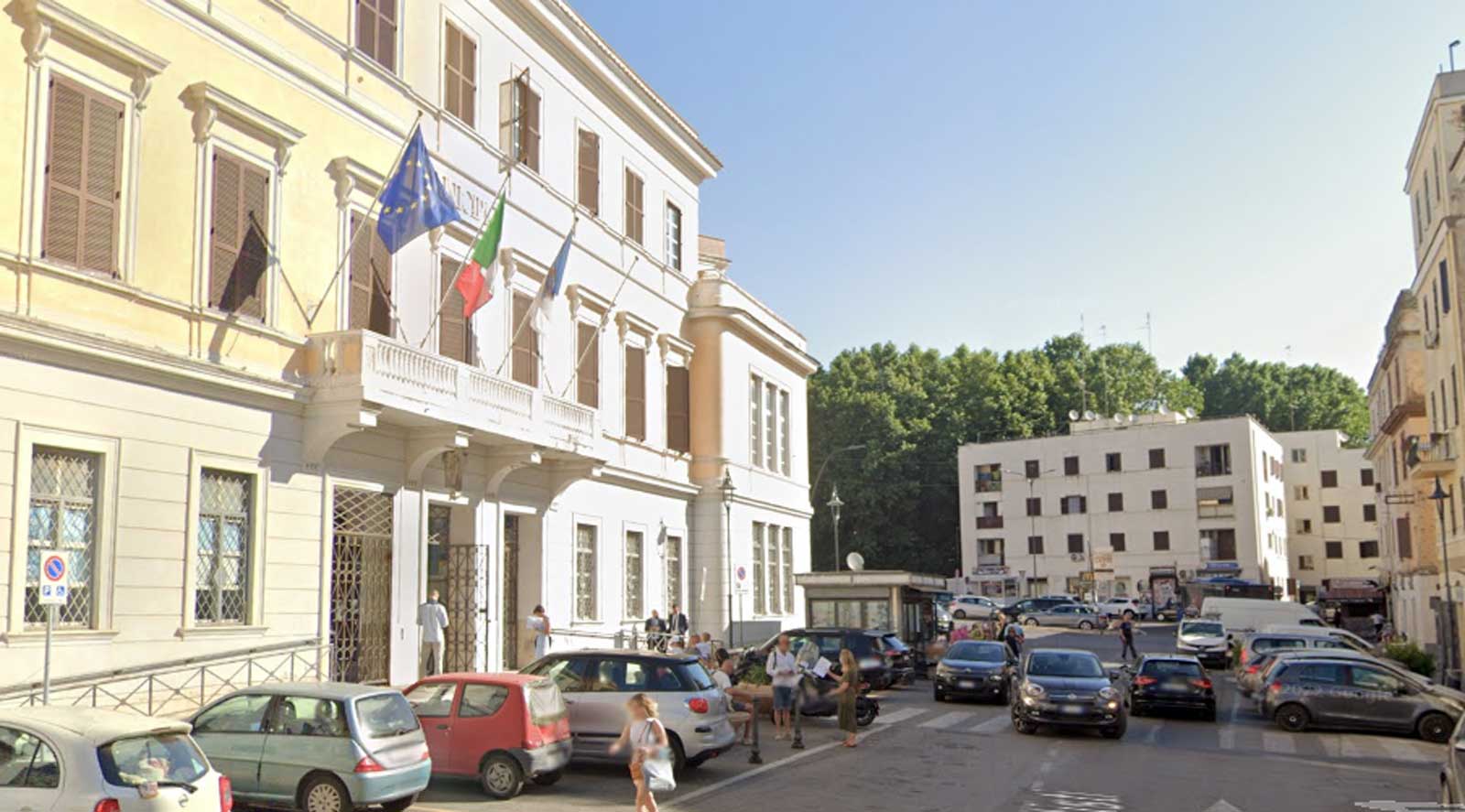 Anzio, una delle sedi del Comune, foto Google Maps