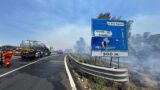 Roma, vasto incendio in corso a Casal Lumbroso: due elicotteri sul posto, brucia anche la Marcigliana (FOTO)