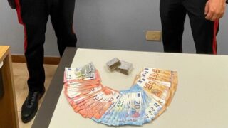 Roma, due arresti per spaccio a Casalotti e Formello: sequestrati droga e contanti