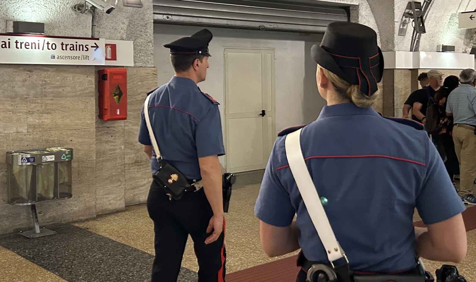 Carabinieri metro Roma