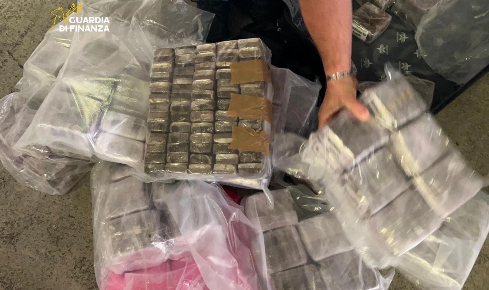 Droga sequestrata Guardia di Finanza
