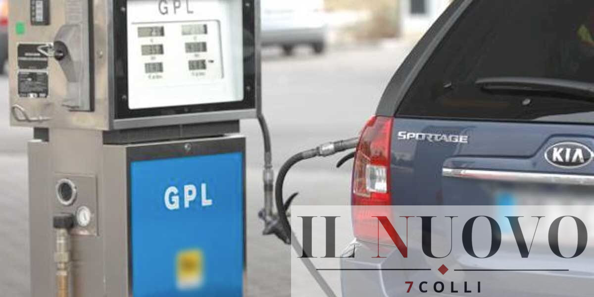Fiumicino, un classico distributore di GPL come quello chiuso dal Comune di Fiumicino
