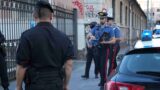 Roma, scappano all’Alt dei Carabinieri con l’auto rubata: ma rimangono bloccati nel traffico