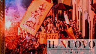 Piazza Navona si tinge di giallorosso, festa per i 98 anni dell’A.S. Roma