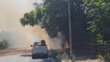 Roma, vasto incendio a Vigne Nuove: fiamme vicino le abitazioni, chiusa la rampa del Viadotto dei Presidenti (FOTO)
