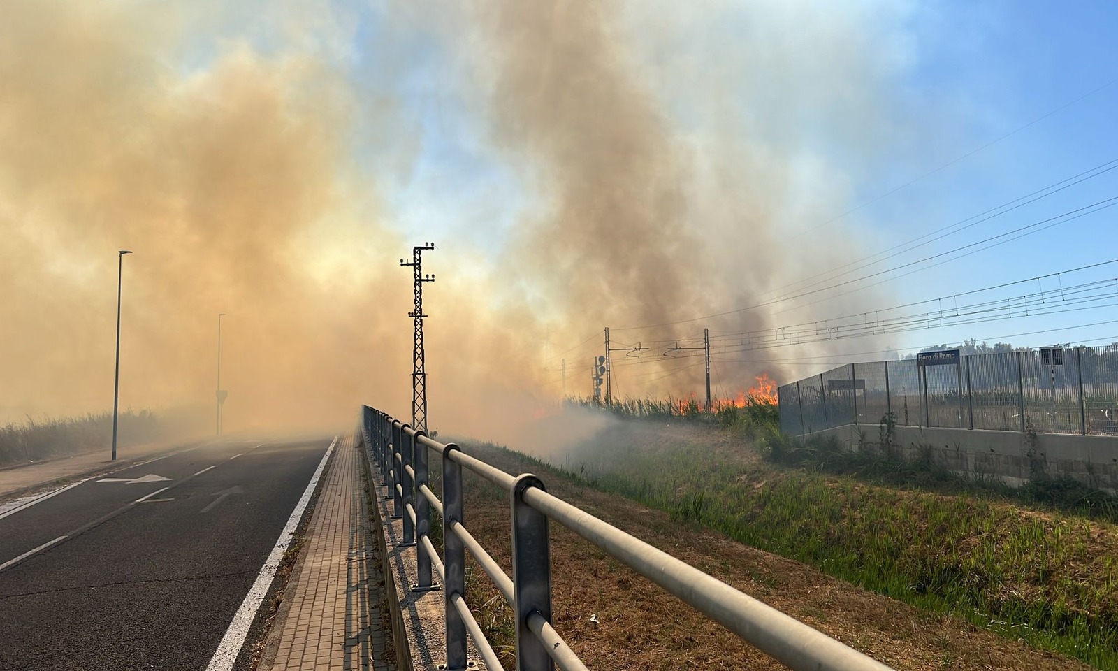 Incendio vicino la Roma Fiumicino