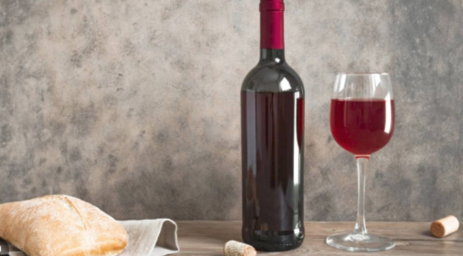 Pane e vino, come quelli che caratterizzano la festa di Marino del 4 e 5 luglio