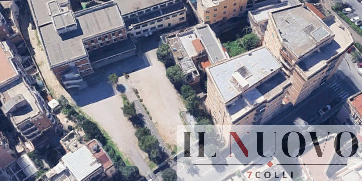 Nettuno, il cortile della scuola che verrà trasformato in parcheggio, foto Google Maps