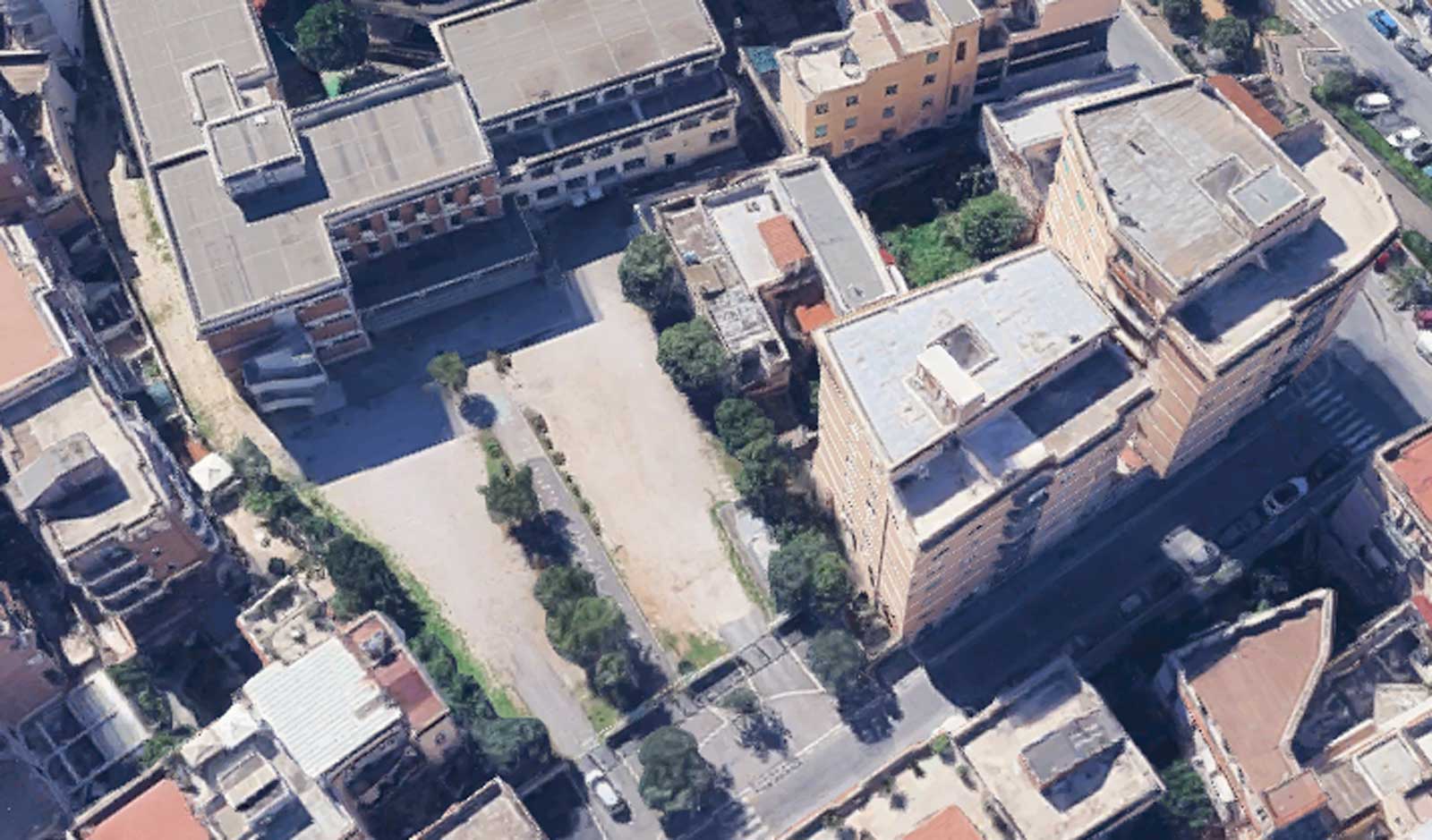 Nettuno, il cortile della scuola che verrà trasformato in parcheggio, foto Google Maps