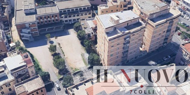Nettuno, il cortile della scuola che verrà trasformato in parcheggio, foto Google Maps