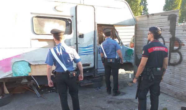 Roma, Carabinieri in via Candoni