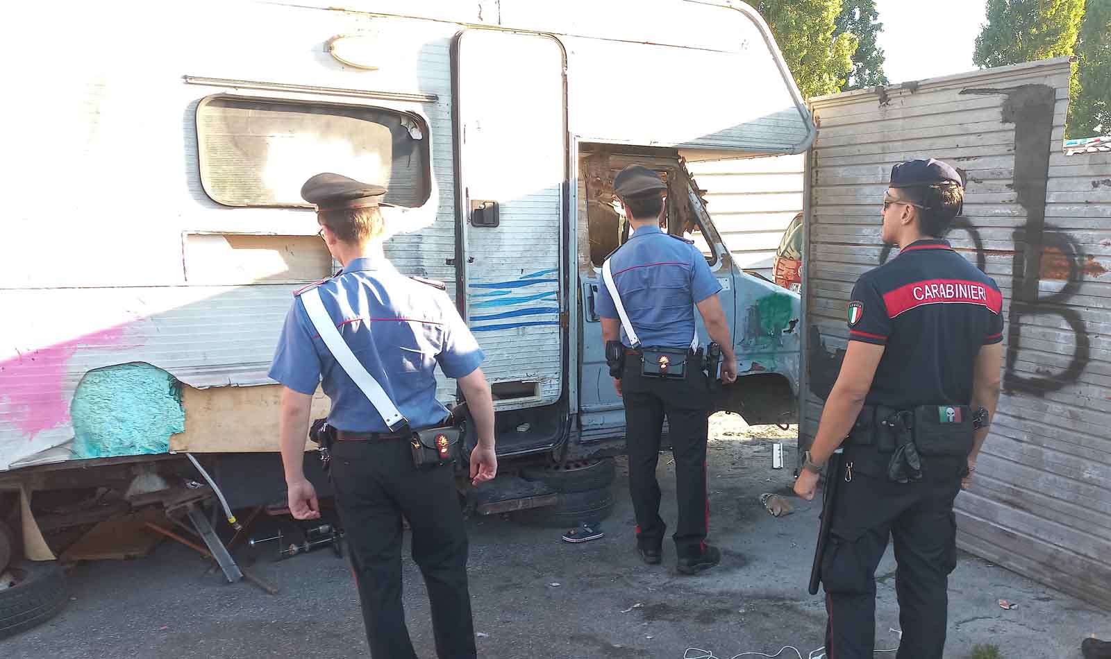 Roma, Carabinieri in via Candoni