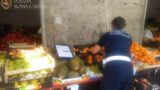 Roma, sequestrate 2 tonnellate di frutta a Ottavia: tutto donato in beneficenza