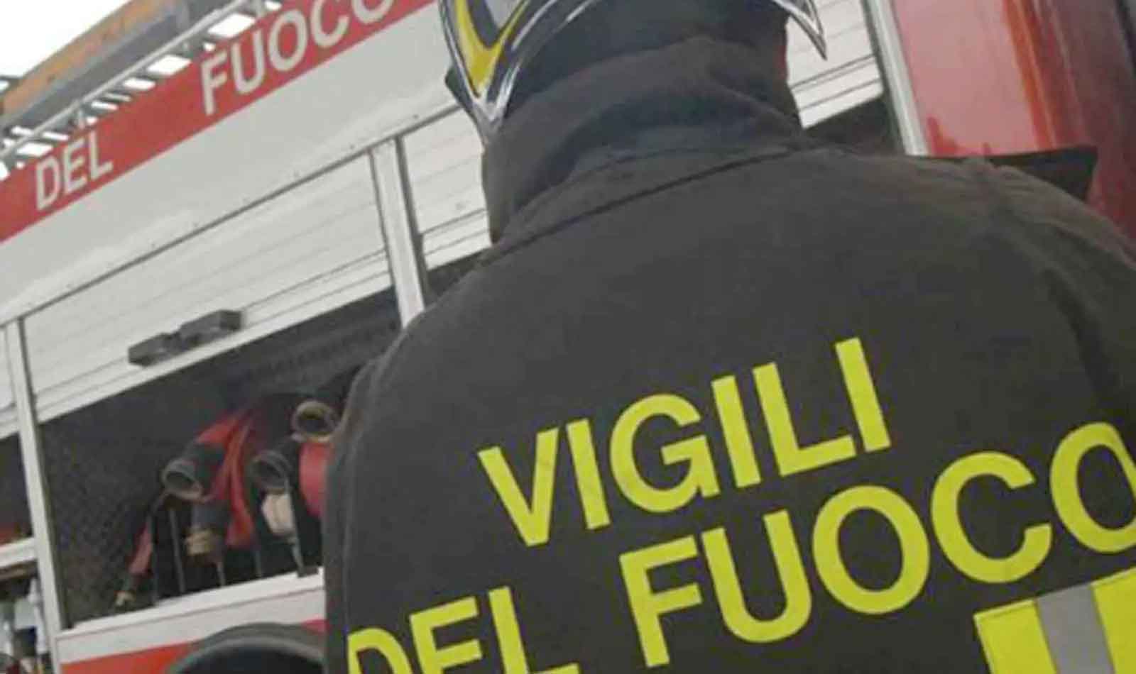 Incendio sul GRA a Roma