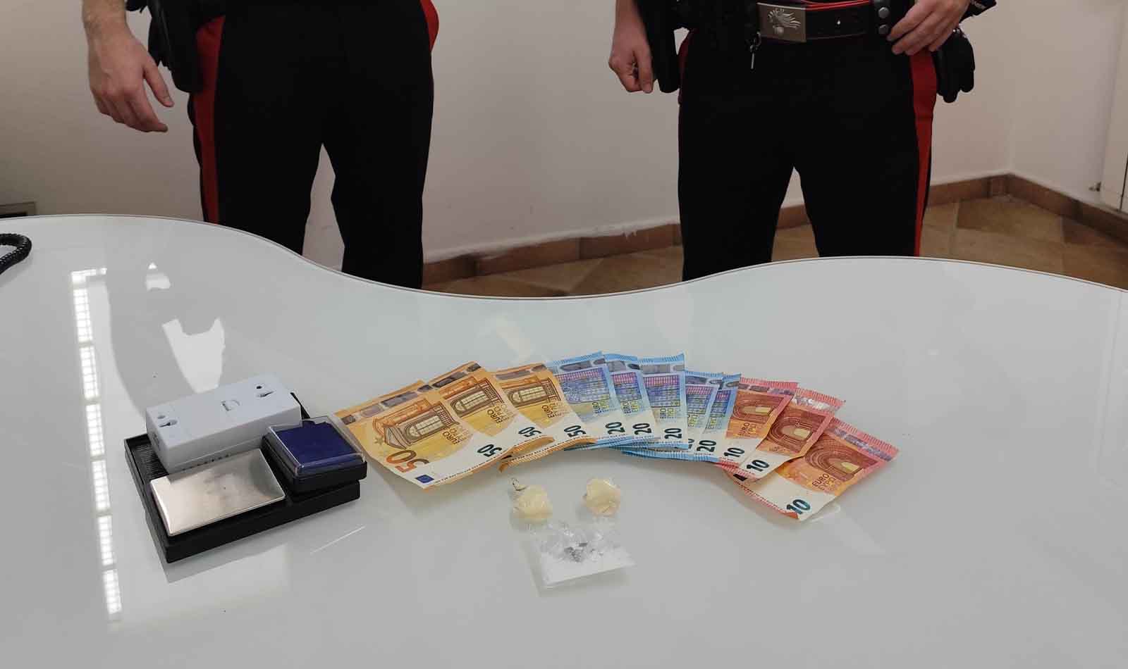 Roma, arrestato mentre spaccia cocaina a Formello