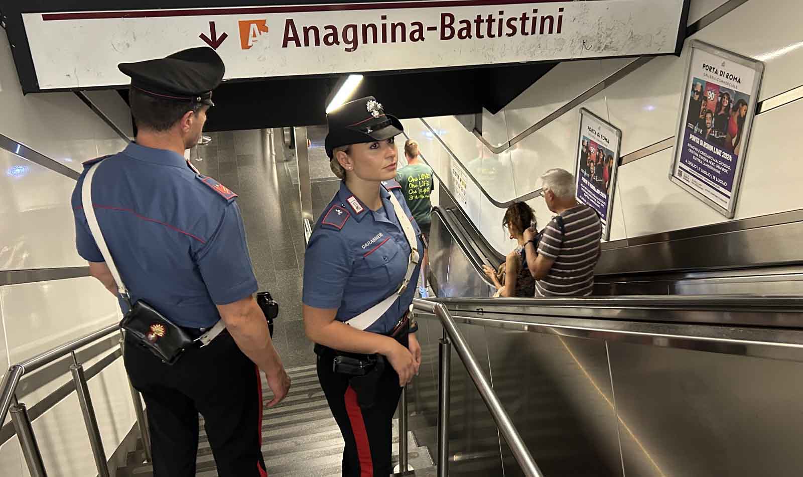 Roma, controlli dei Carabinieri in metro